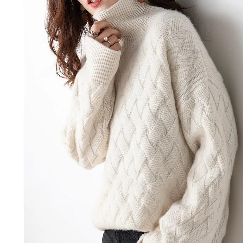 EVOQUE™ | ELEGANT CABLE-KNIT TURTLENECK SWEATER