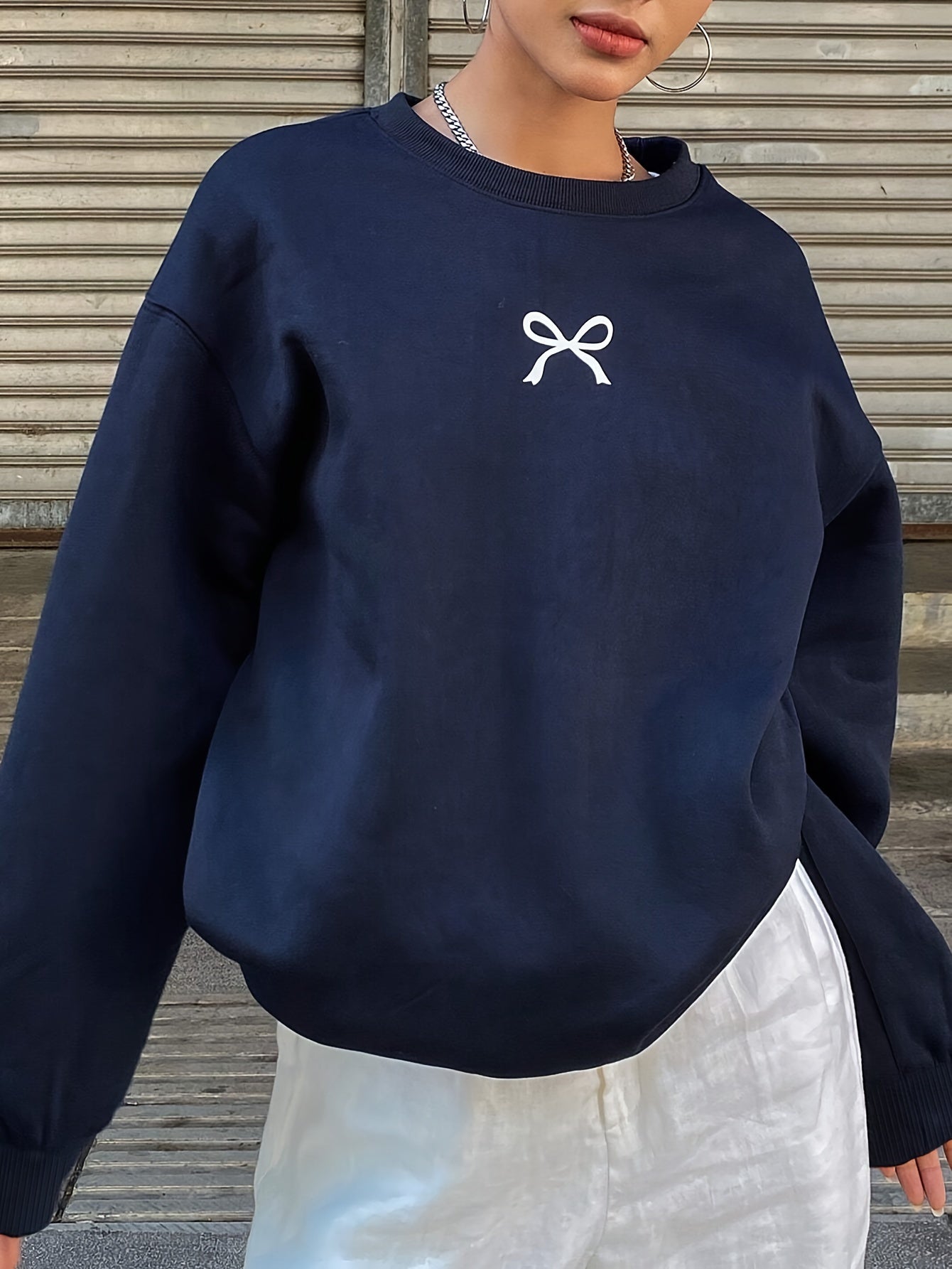 Evoque™ | Minimalist Bow Sweatshirt